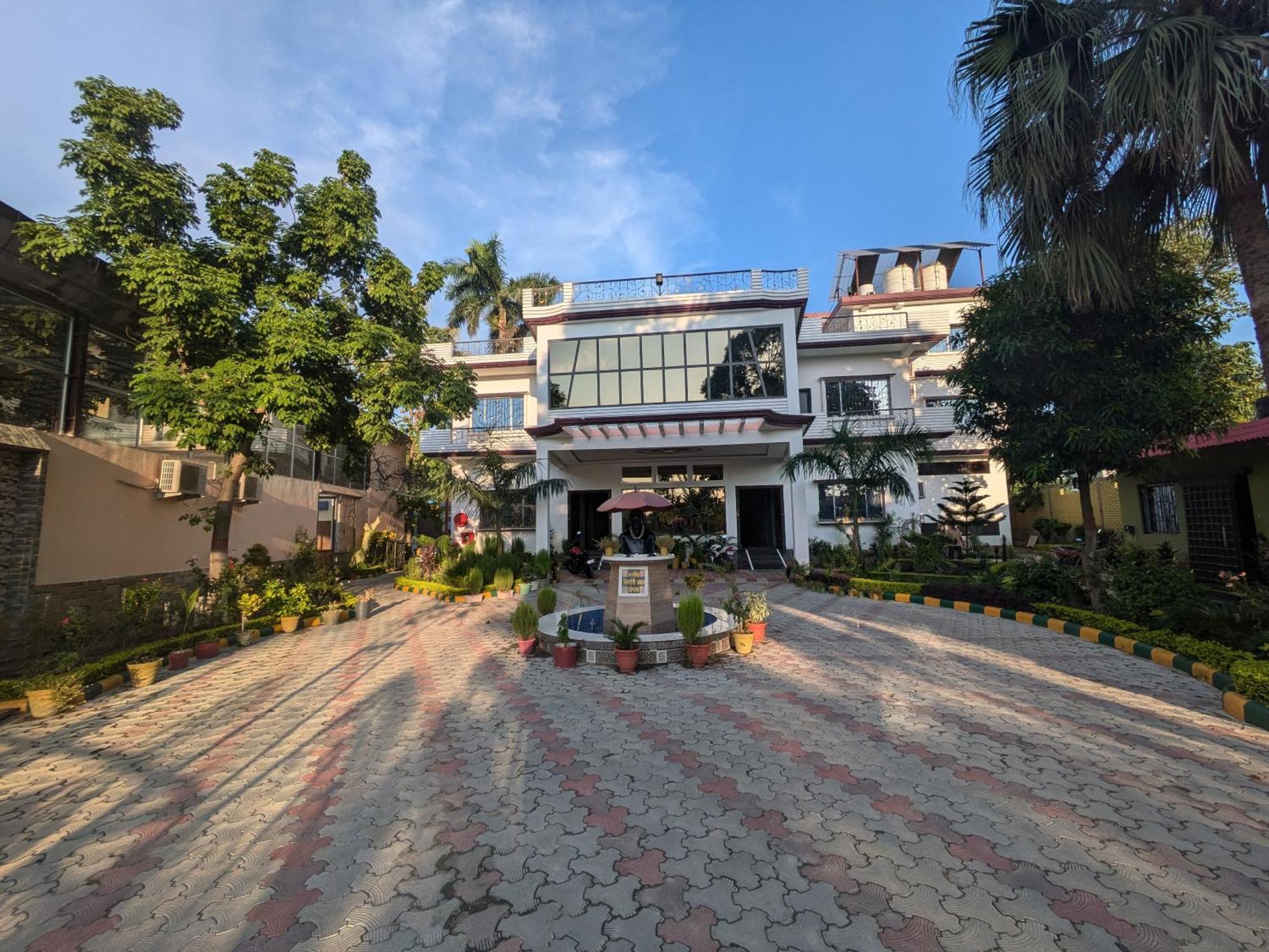 Hotel Kishori Vatika Ramnagar  Exteriér fotografie